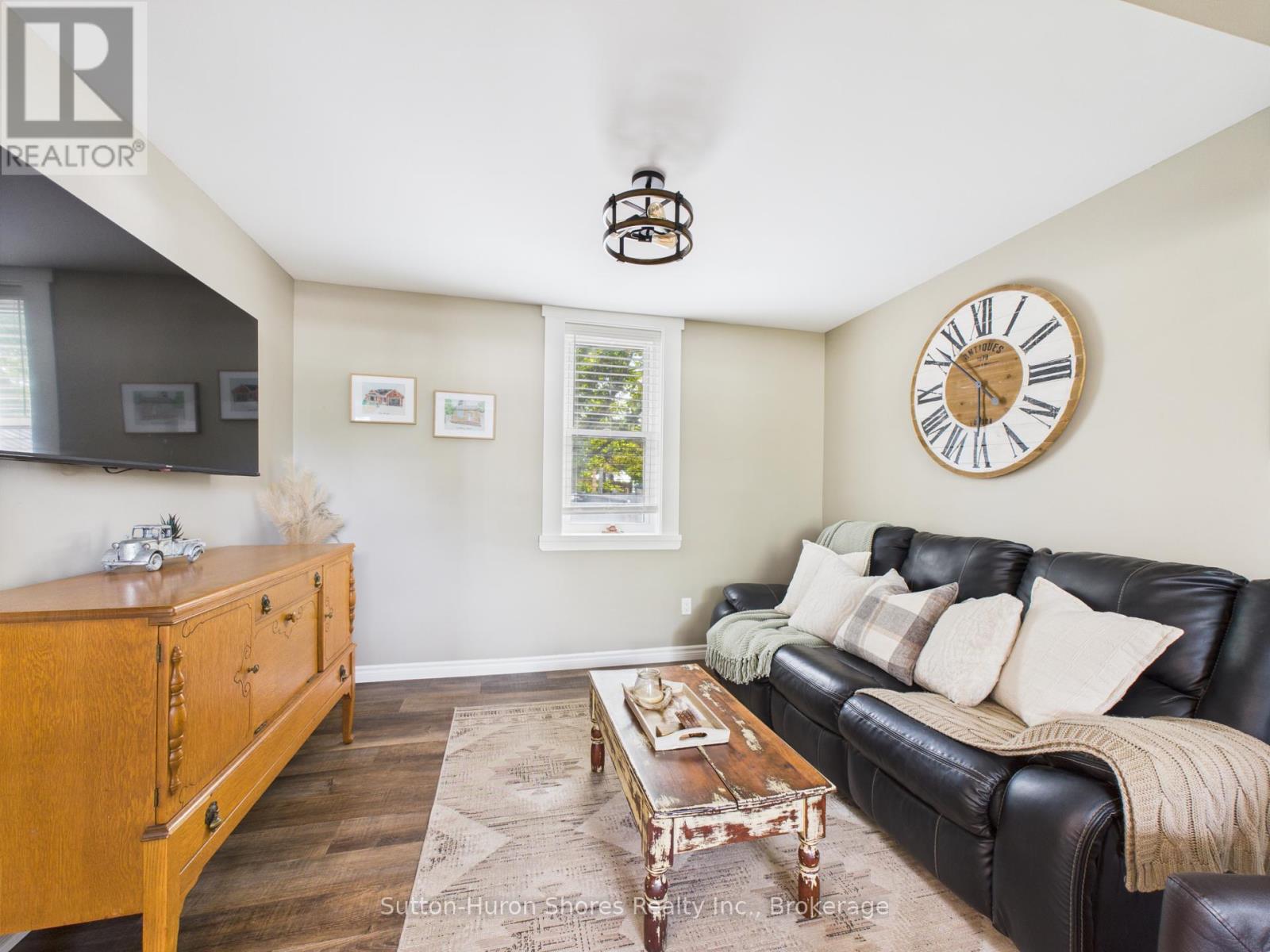 24 Market Street, Arran-Elderslie, Ontario N0H 2N0 - Photo 11 - X12352772