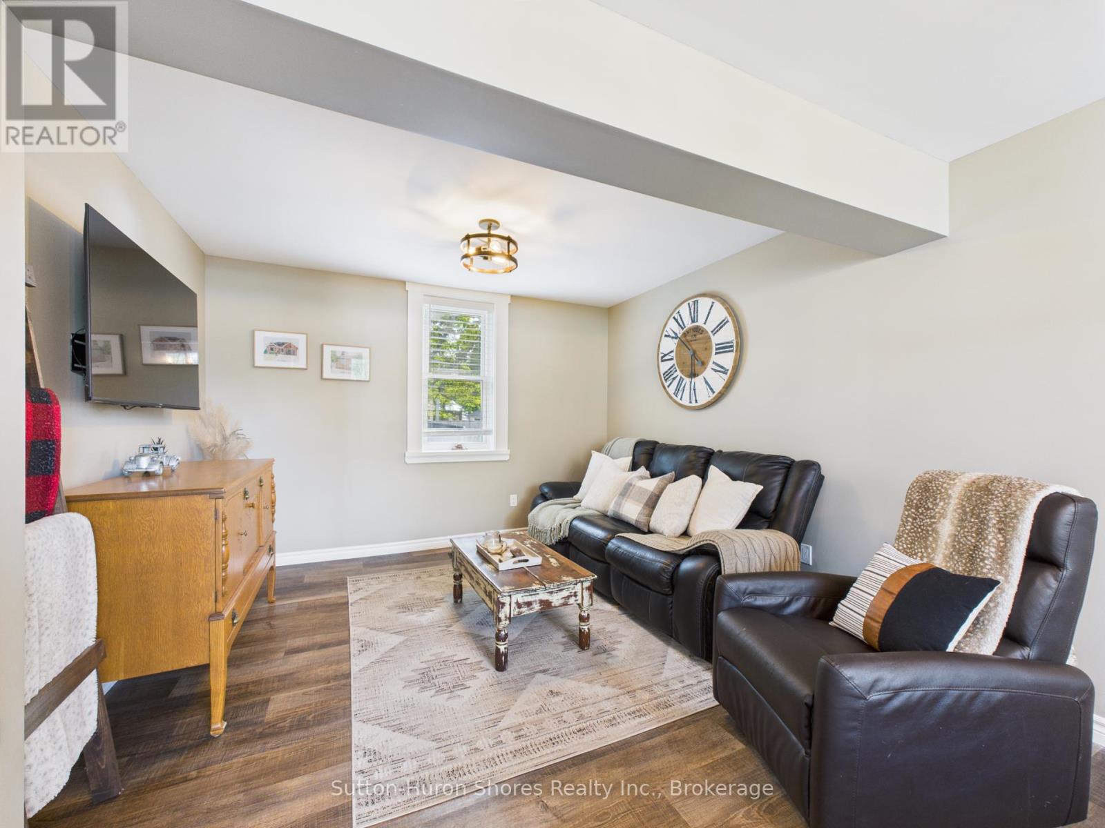 24 Market Street, Arran-Elderslie, Ontario N0H 2N0 - Photo 12 - X12352772