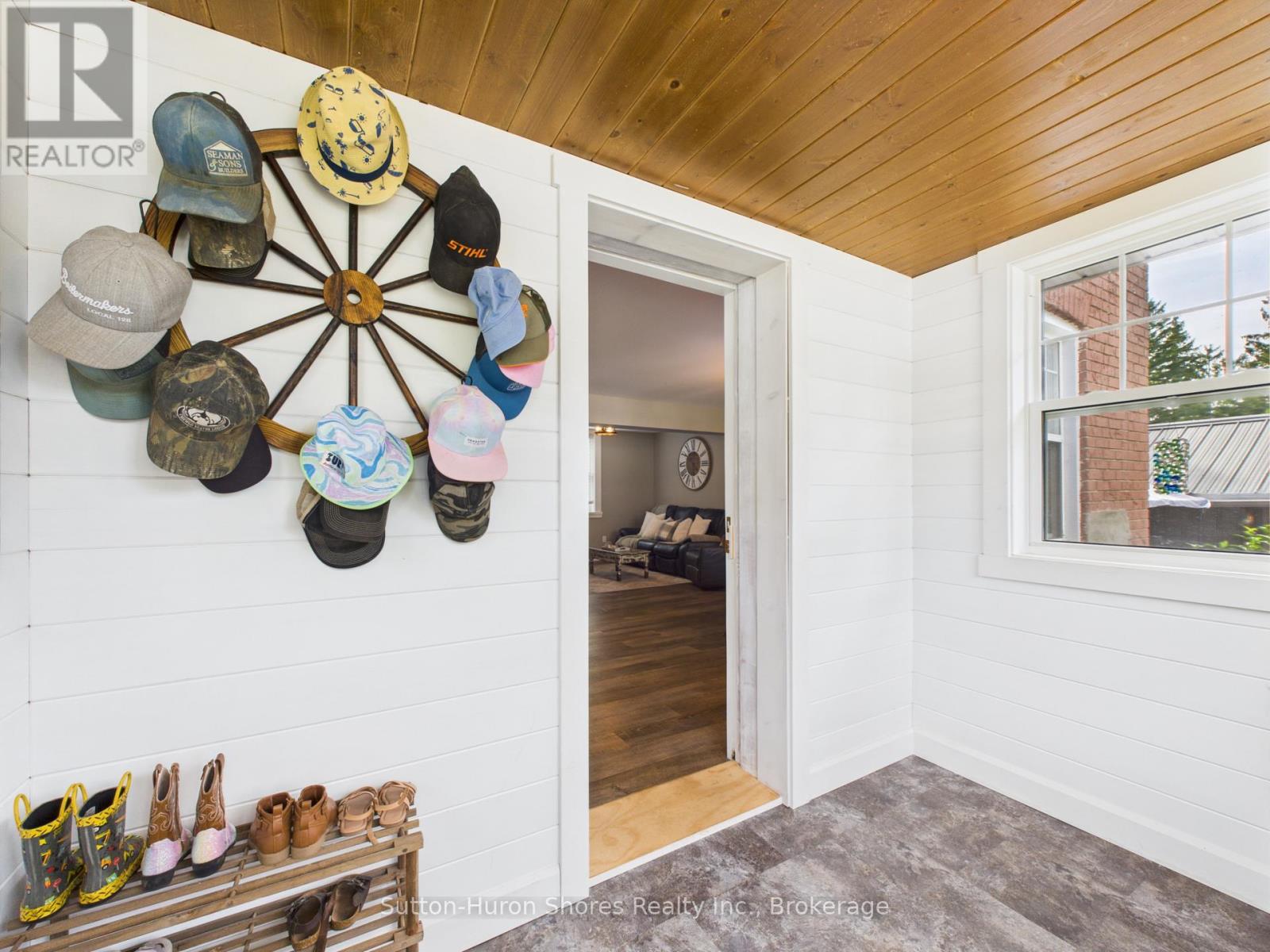 24 Market Street, Arran-Elderslie, Ontario N0H 2N0 - Photo 17 - X12352772