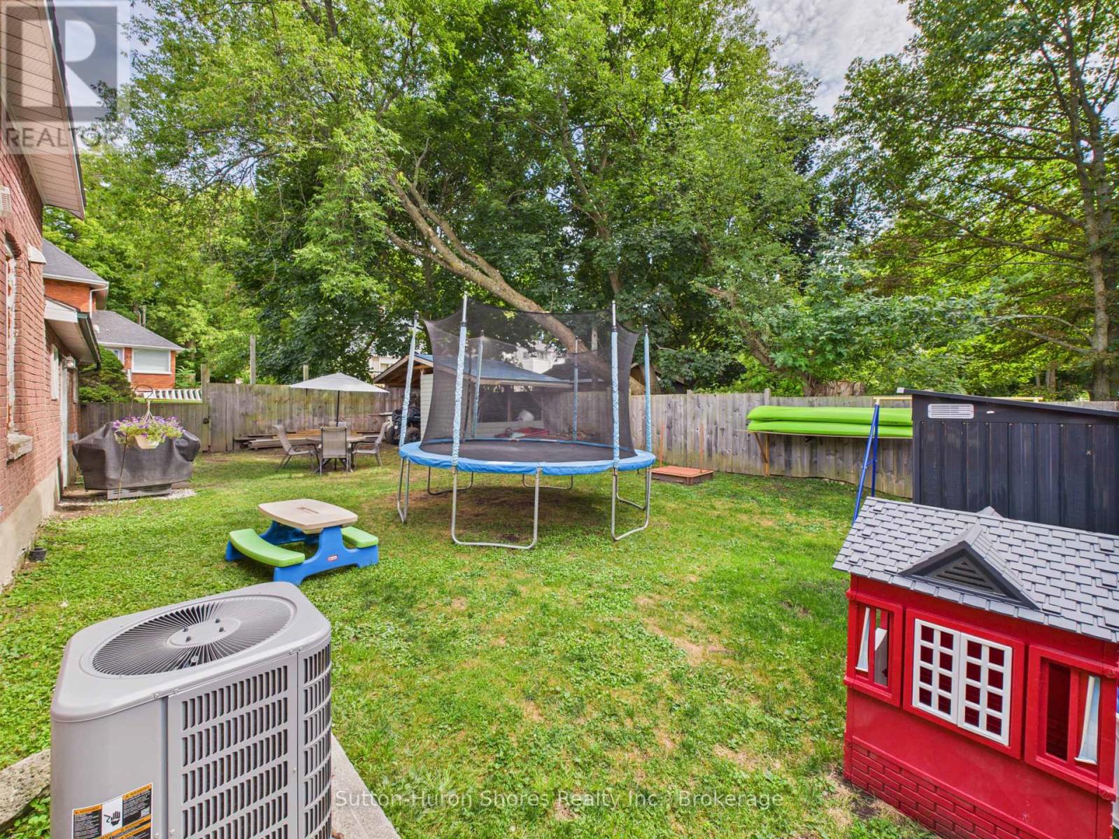 24 Market Street, Arran-Elderslie, Ontario N0H 2N0 - Photo 6 - X12352772