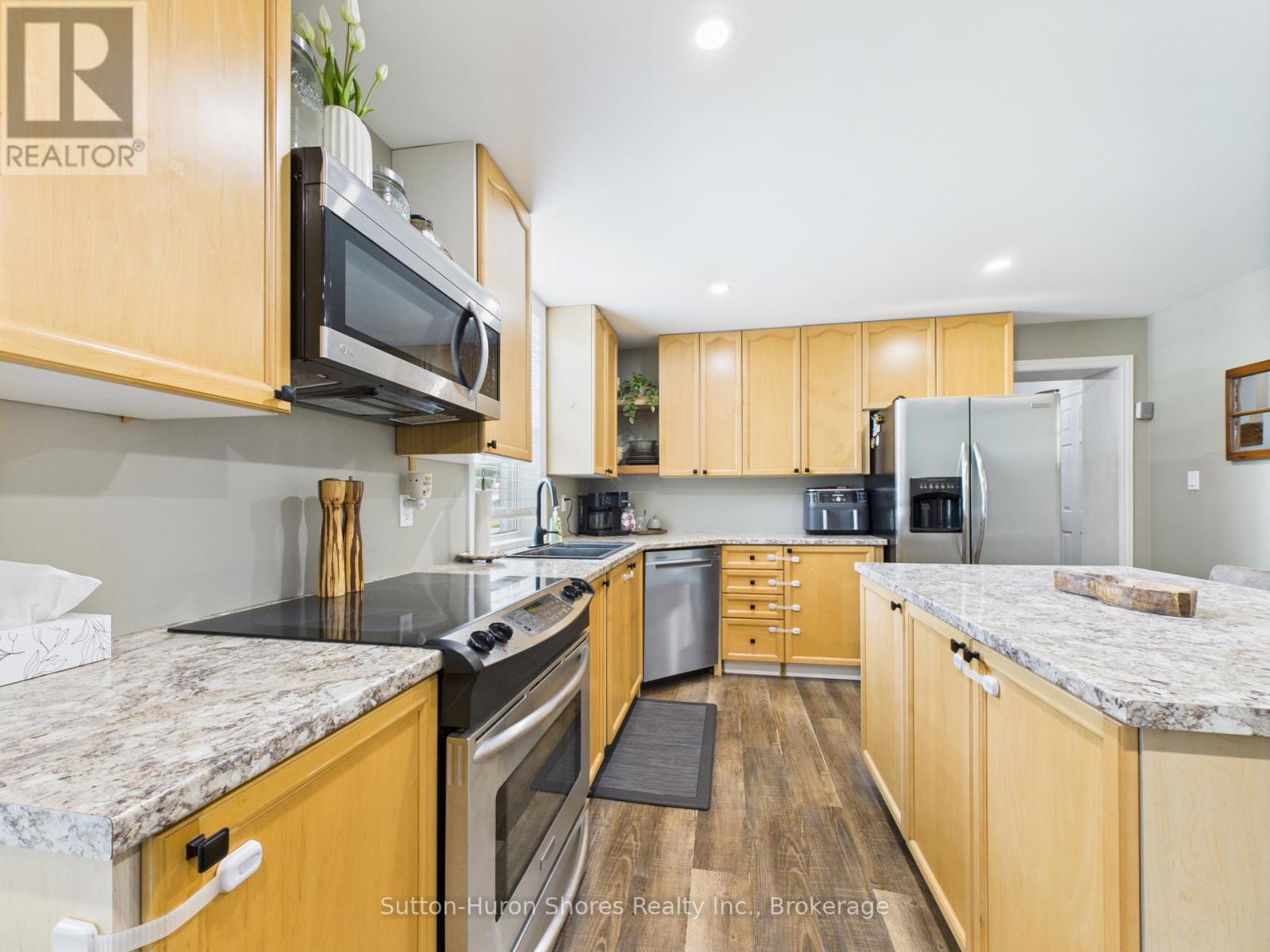 24 Market Street, Arran-Elderslie, Ontario N0H 2N0 - Photo 8 - X12352772