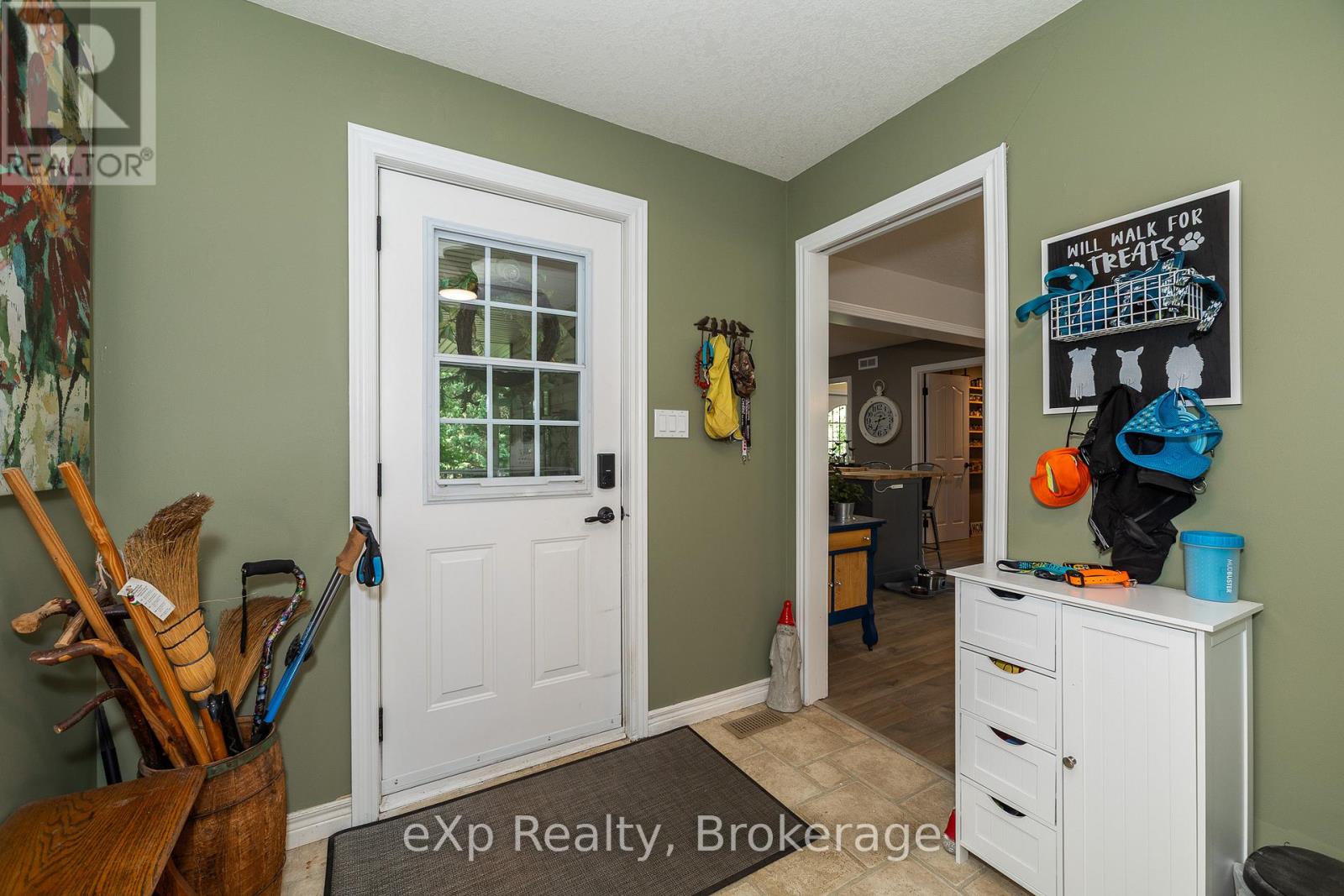 126 Wilson Drive, Georgian Bluffs, Ontario  N0H 2T0 - Photo 15 - X12352782