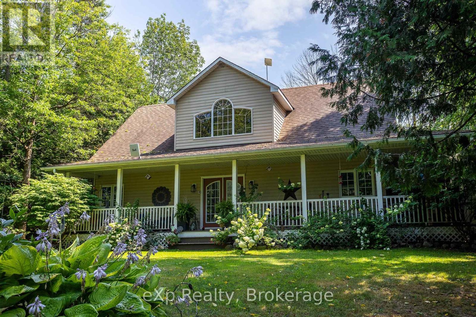 126 Wilson Drive, Georgian Bluffs, Ontario  N0H 2T0 - Photo 2 - X12352782
