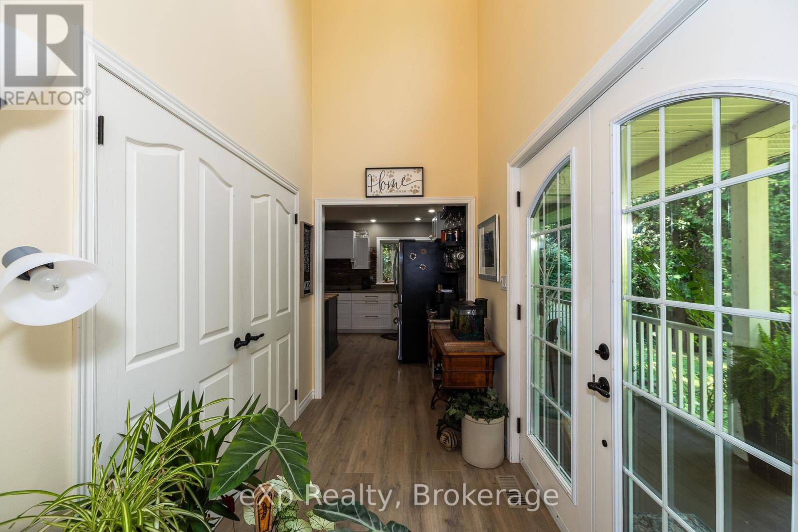 126 Wilson Drive, Georgian Bluffs, Ontario  N0H 2T0 - Photo 6 - X12352782