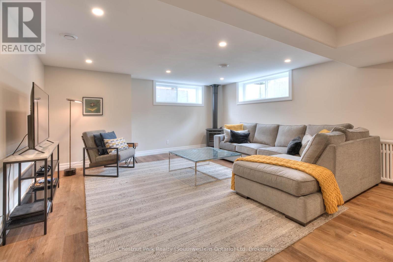 26 Lemon Street, Guelph, Ontario N1E 2G9 - Photo 44 - X12352787