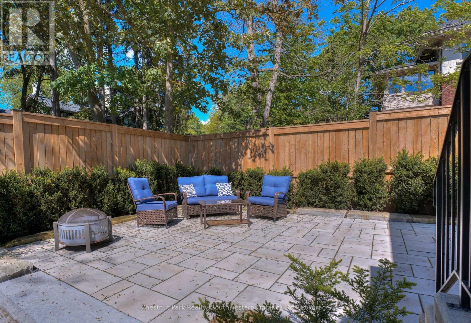 26 Lemon Street, Guelph, Ontario N1E 2G9 - Photo 8 - X12352787