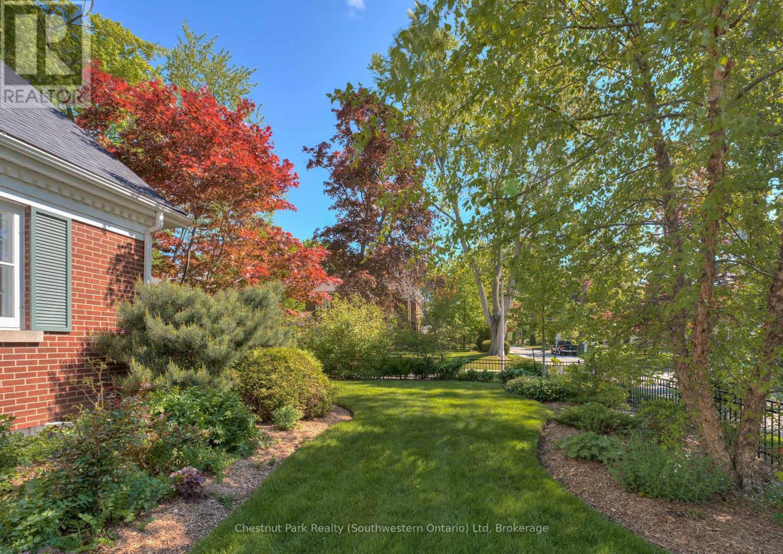 26 Lemon Street, Guelph, Ontario N1E 2G9 - Photo 9 - X12352787