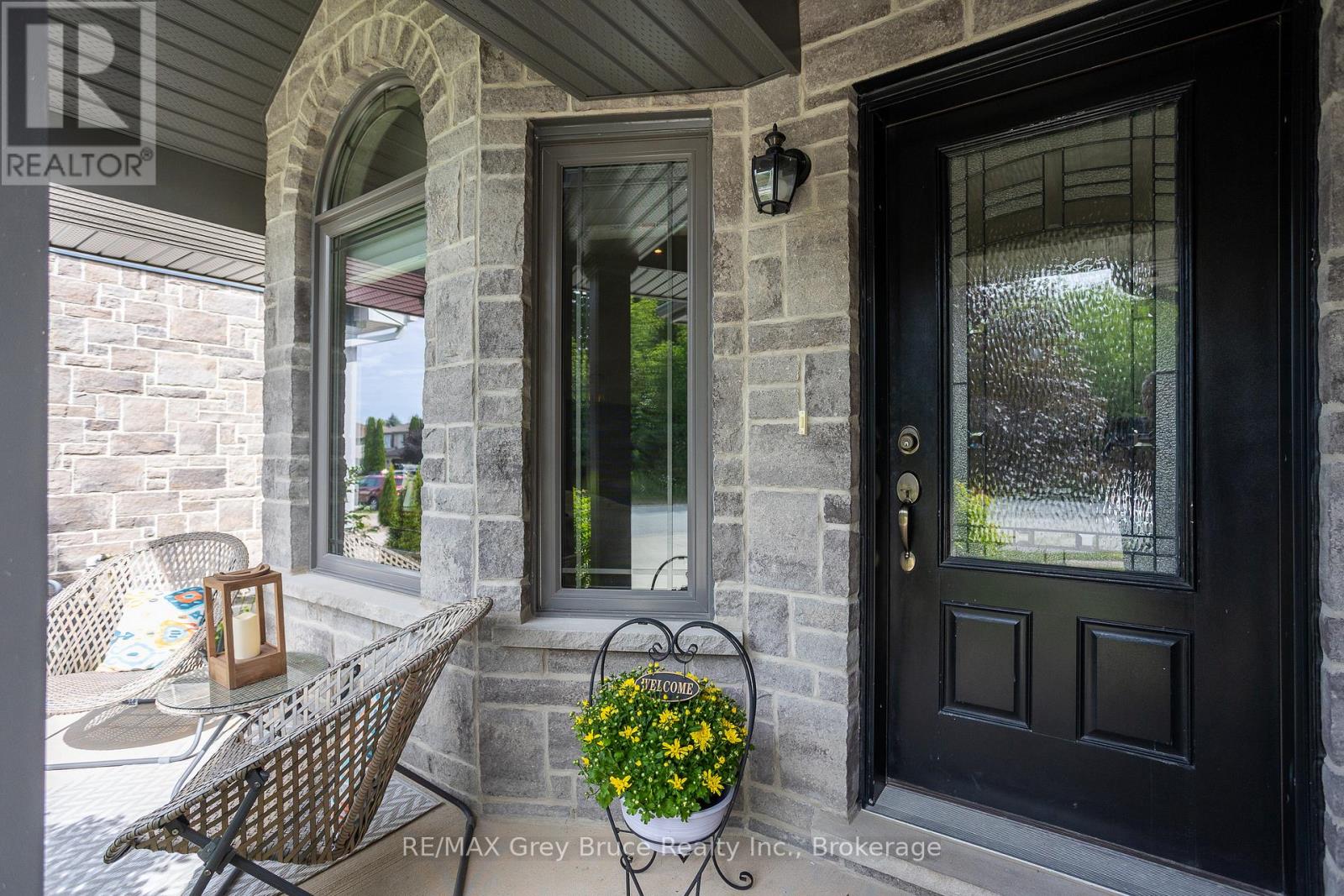 2591 7th Ave E, Owen Sound, Ontario N4K 6V1 - Photo 4 - X12352814