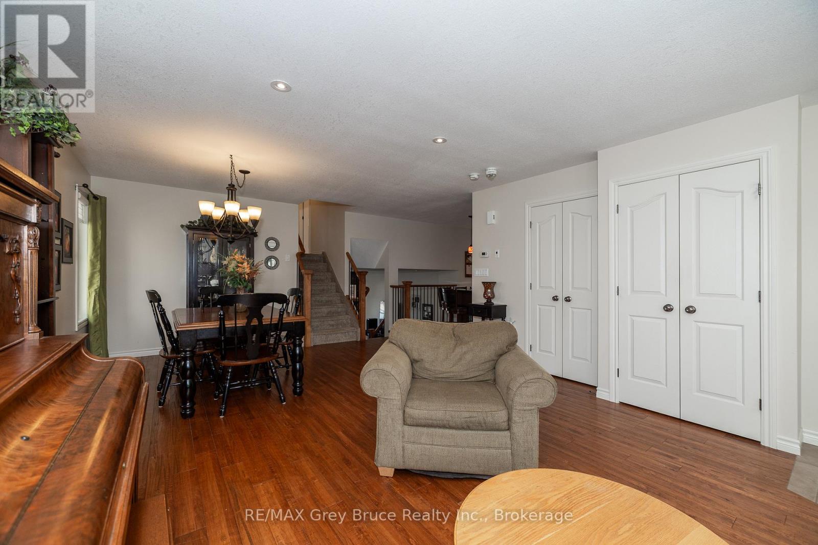 2591 7th Ave E, Owen Sound, Ontario N4K 6V1 - Photo 5 - X12352814