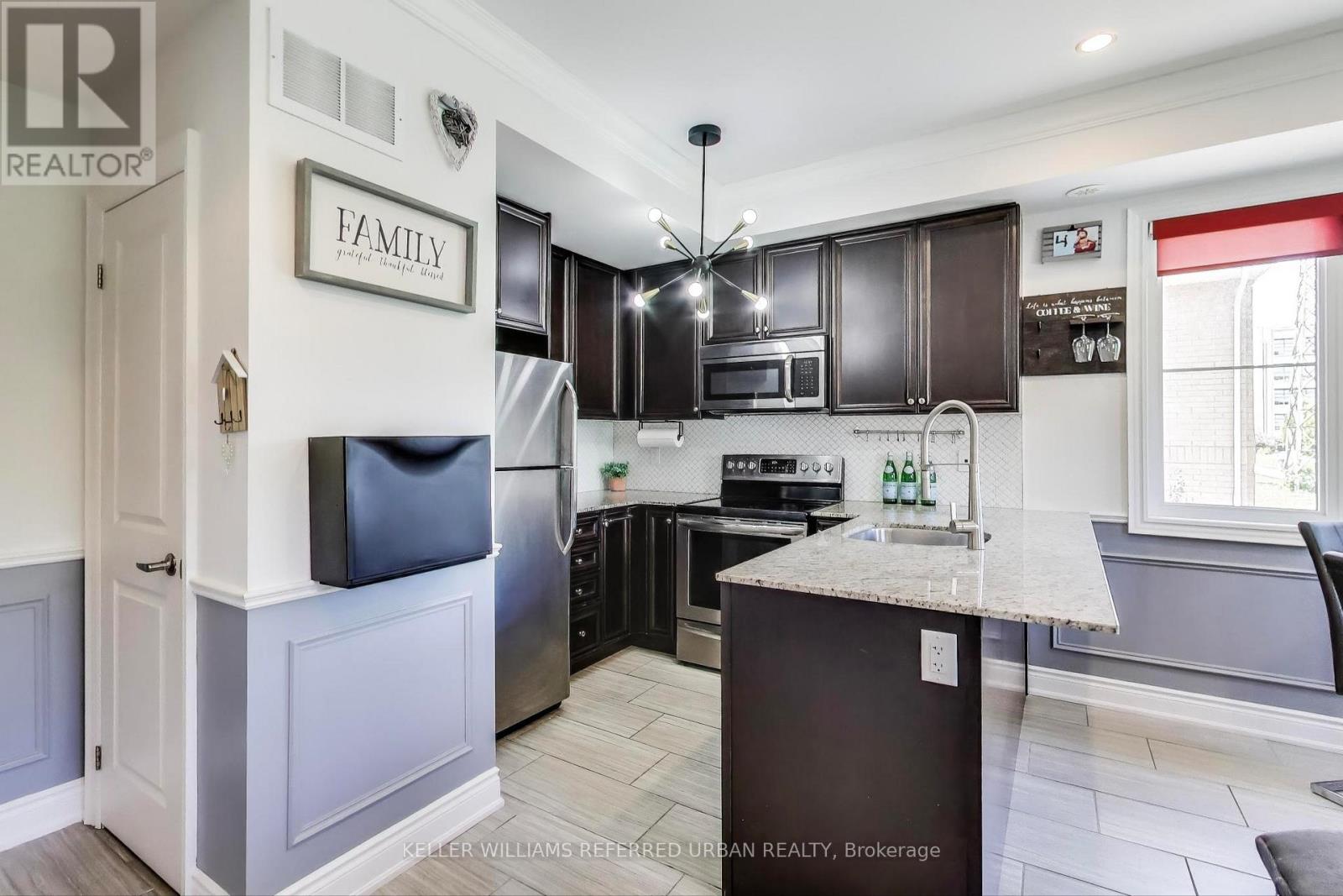 Property at 231 - 380 HOPEWELL AVENUE image 3