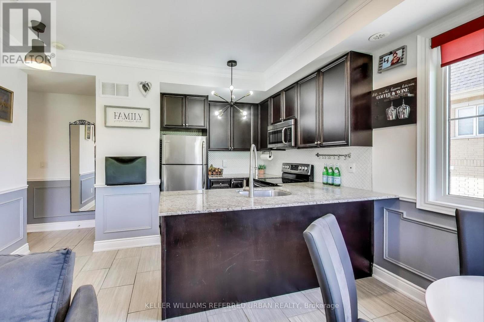 Property at 231 - 380 HOPEWELL AVENUE image 5