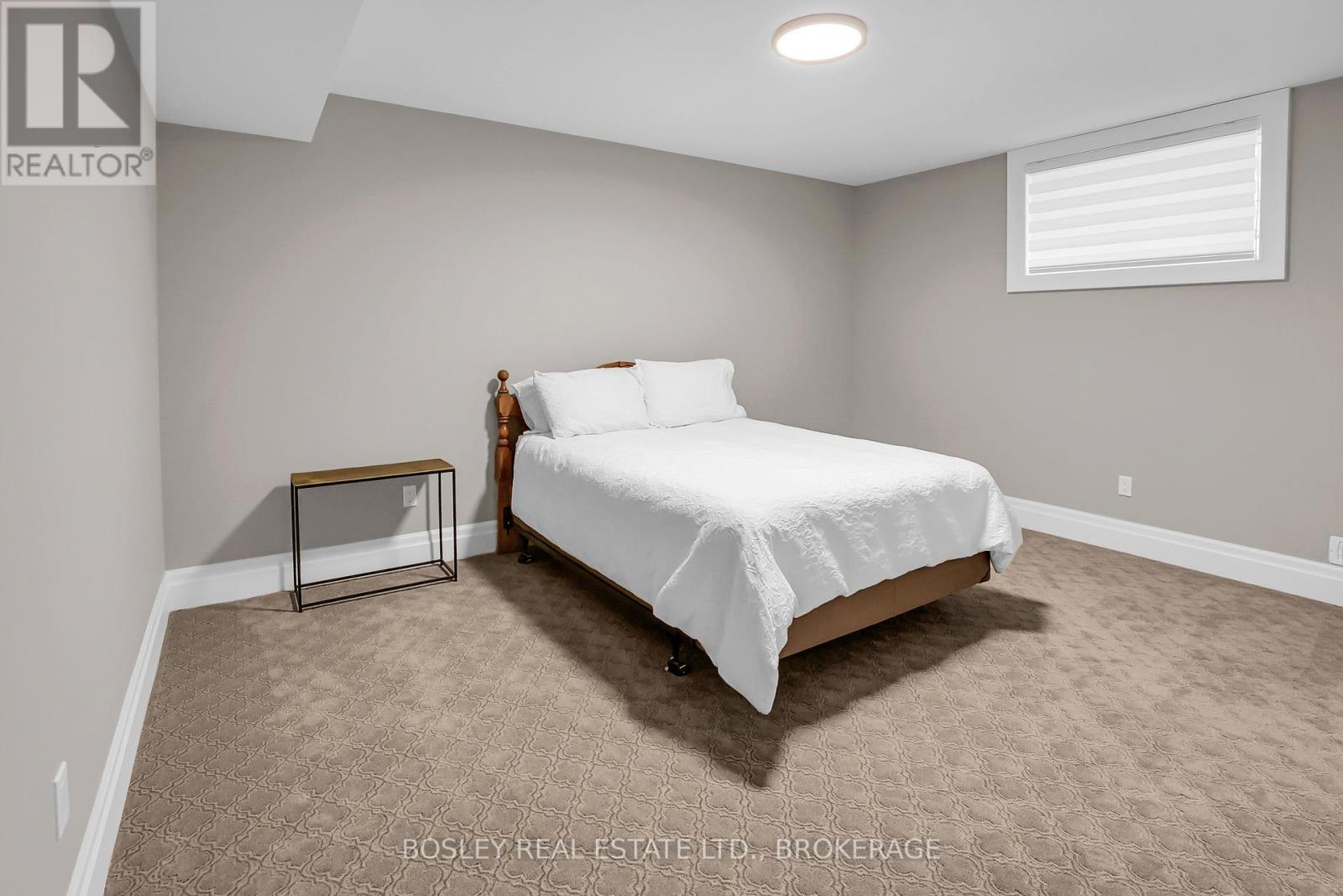 32 Philmori Boulevard, Pelham, Ontario  L0S 1E5 - Photo 35 - X12347166