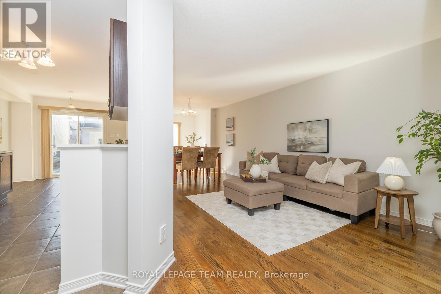 Property at 209 MACOUN CIRCLE image 3