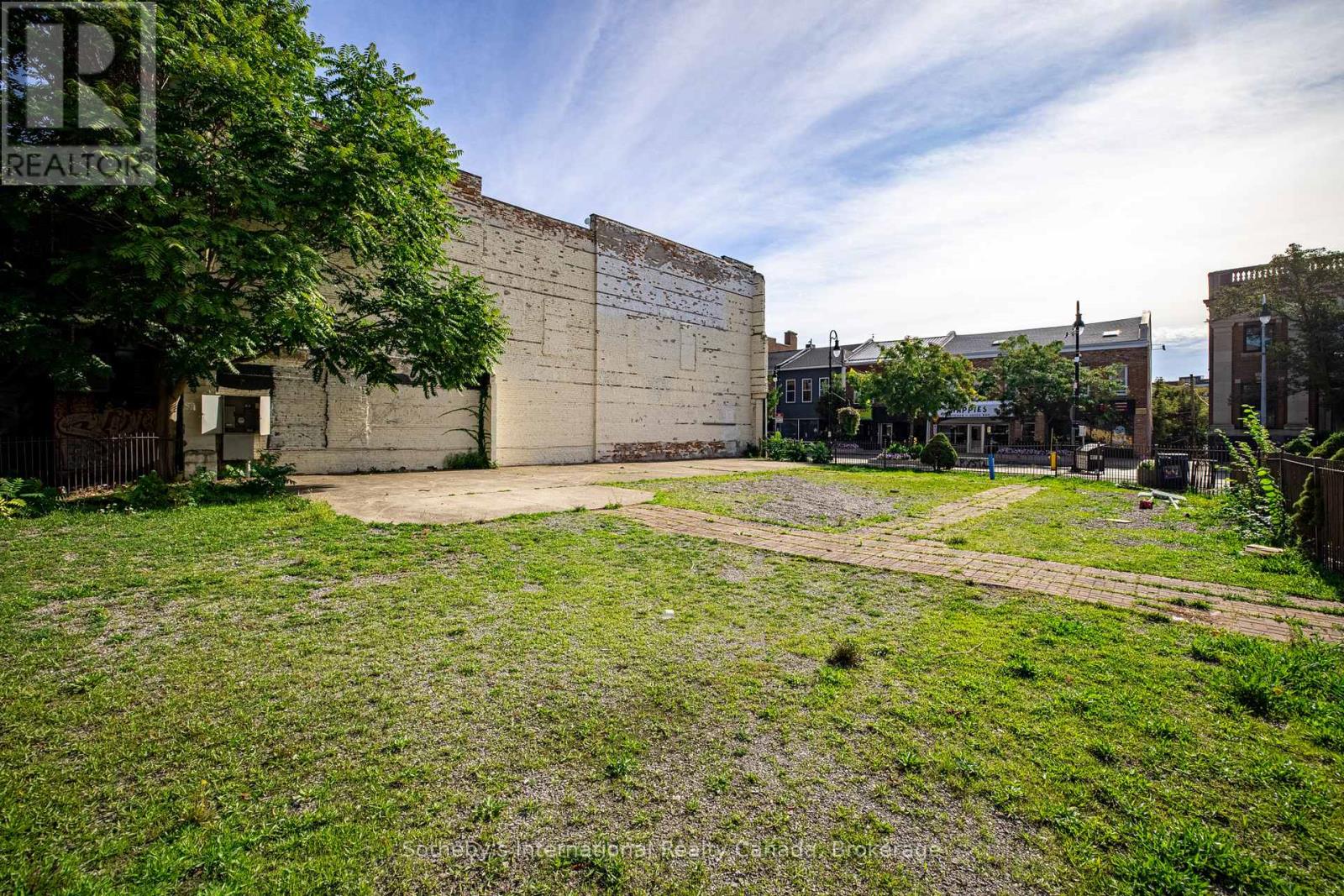 201 St. Paul Street, St. Catharines, Ontario  L2R 3M6 - Photo 8 - X12352831