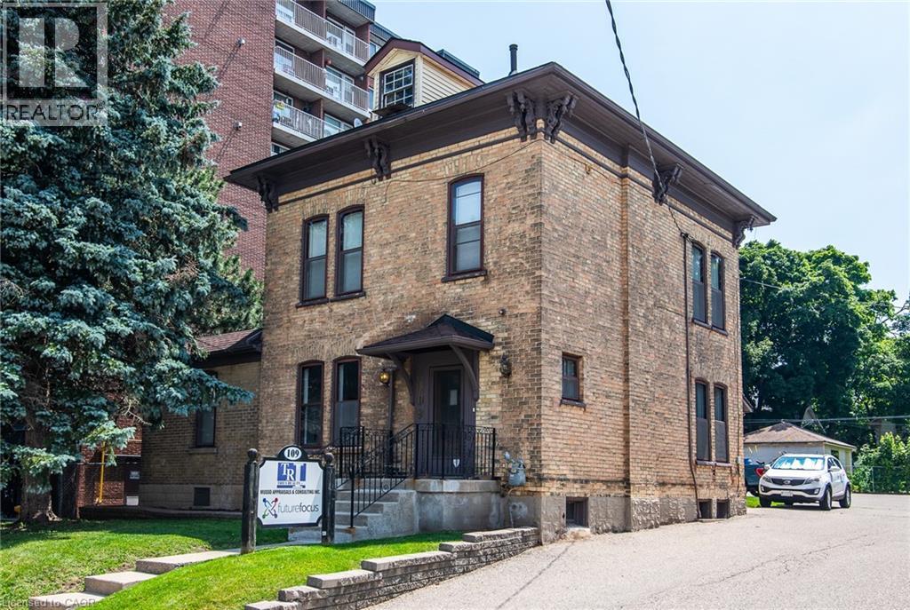 109 College Street, Kitchener, Ontario  N2H 5A2 - Photo 1 - 40616304
