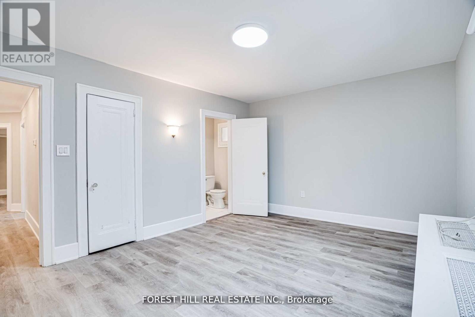 Upper - 8 Poplar Plains Crescent, Toronto, Ontario  M4V 1E8 - Photo 20 - C12352779