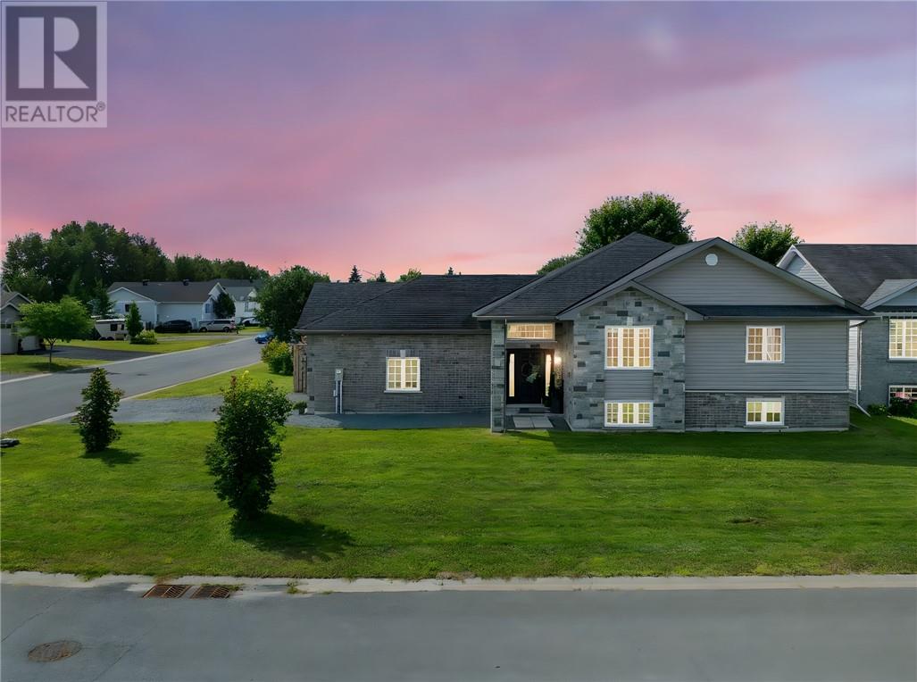 3668 Keith Avenue, Chelmsford, Ontario  P0M 1L0 - Photo 4 - 2124193