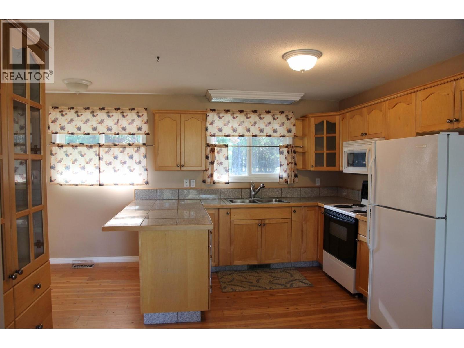 5440 41 Highway, Grand Forks, British Columbia  V0H 1H5 - Photo 15 - 10351314