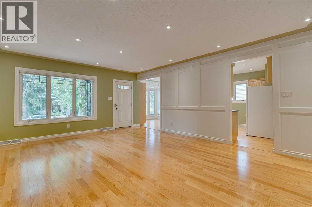 Property at 1032 80 Avenue SW image 4