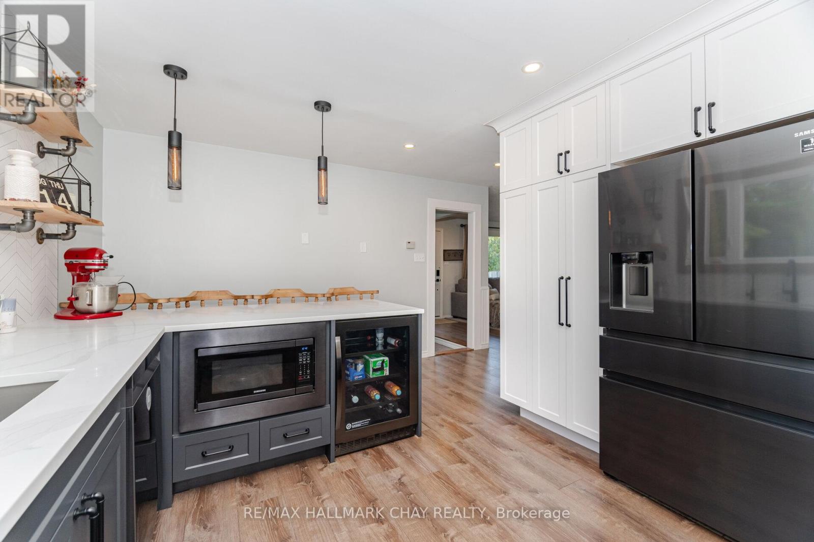 731 Pinegrove Avenue, Innisfil, Ontario  L9S 2K3 - Photo 11 - N12352744