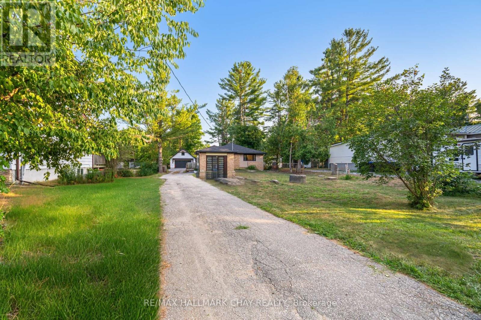 731 Pinegrove Avenue, Innisfil, Ontario  L9S 2K3 - Photo 2 - N12352744