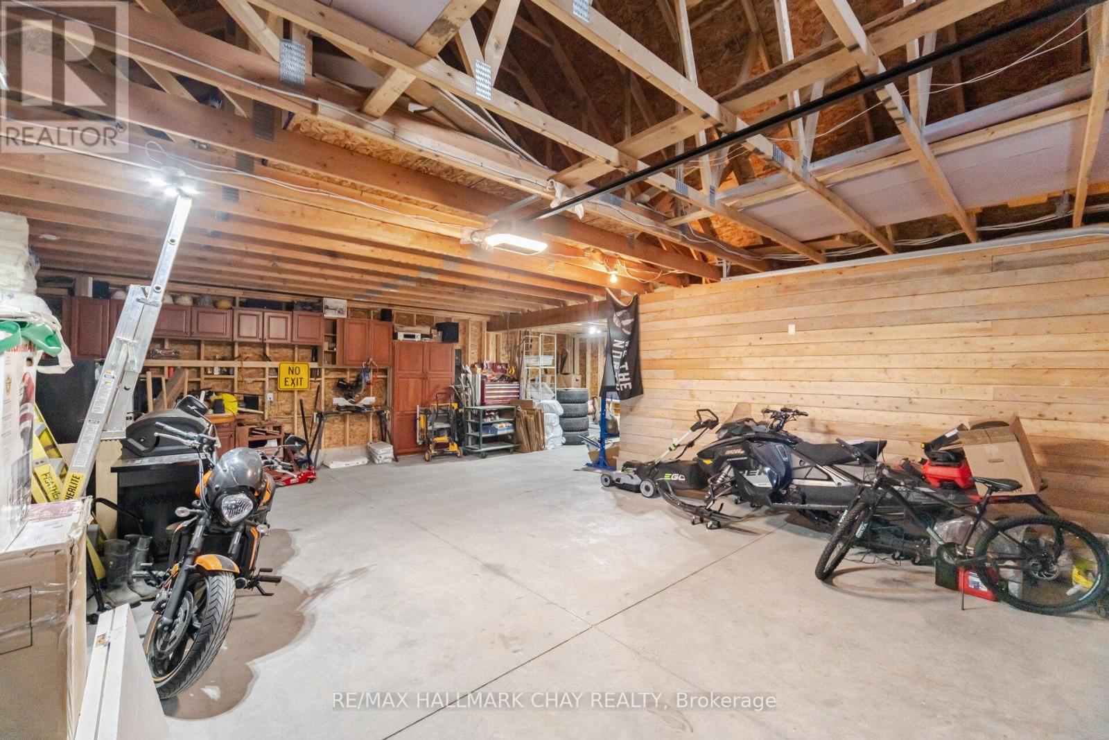 731 Pinegrove Avenue, Innisfil, Ontario  L9S 2K3 - Photo 5 - N12352744