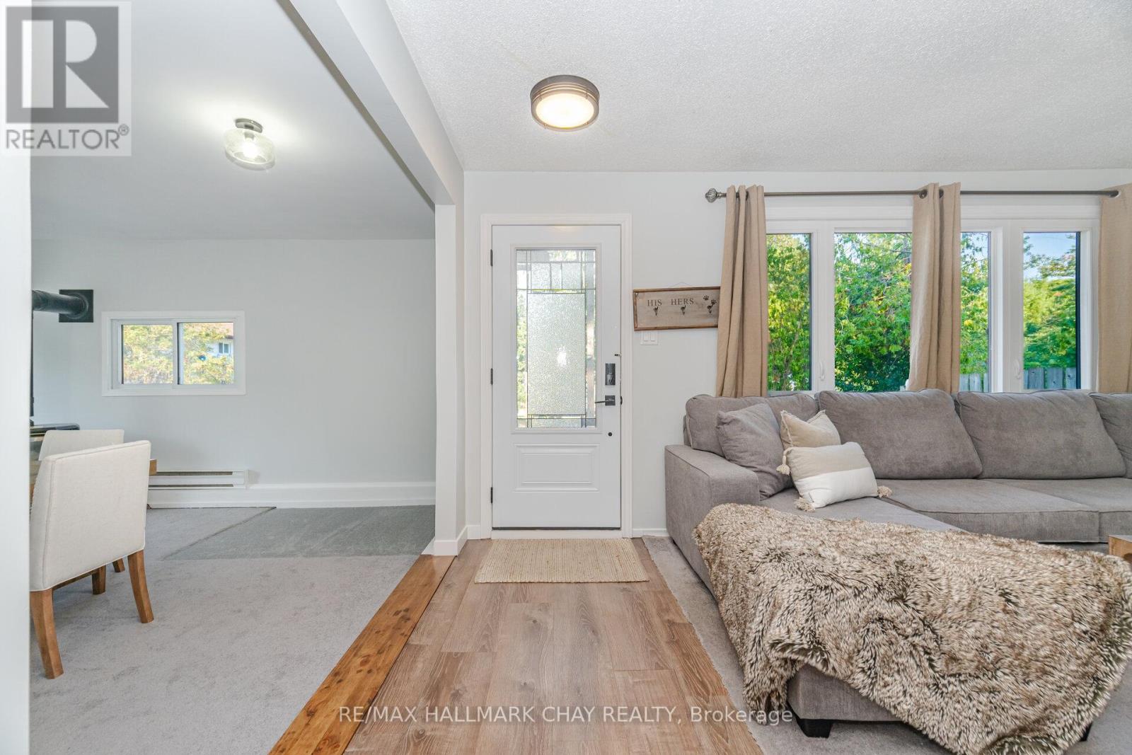 731 Pinegrove Avenue, Innisfil, Ontario  L9S 2K3 - Photo 6 - N12352744