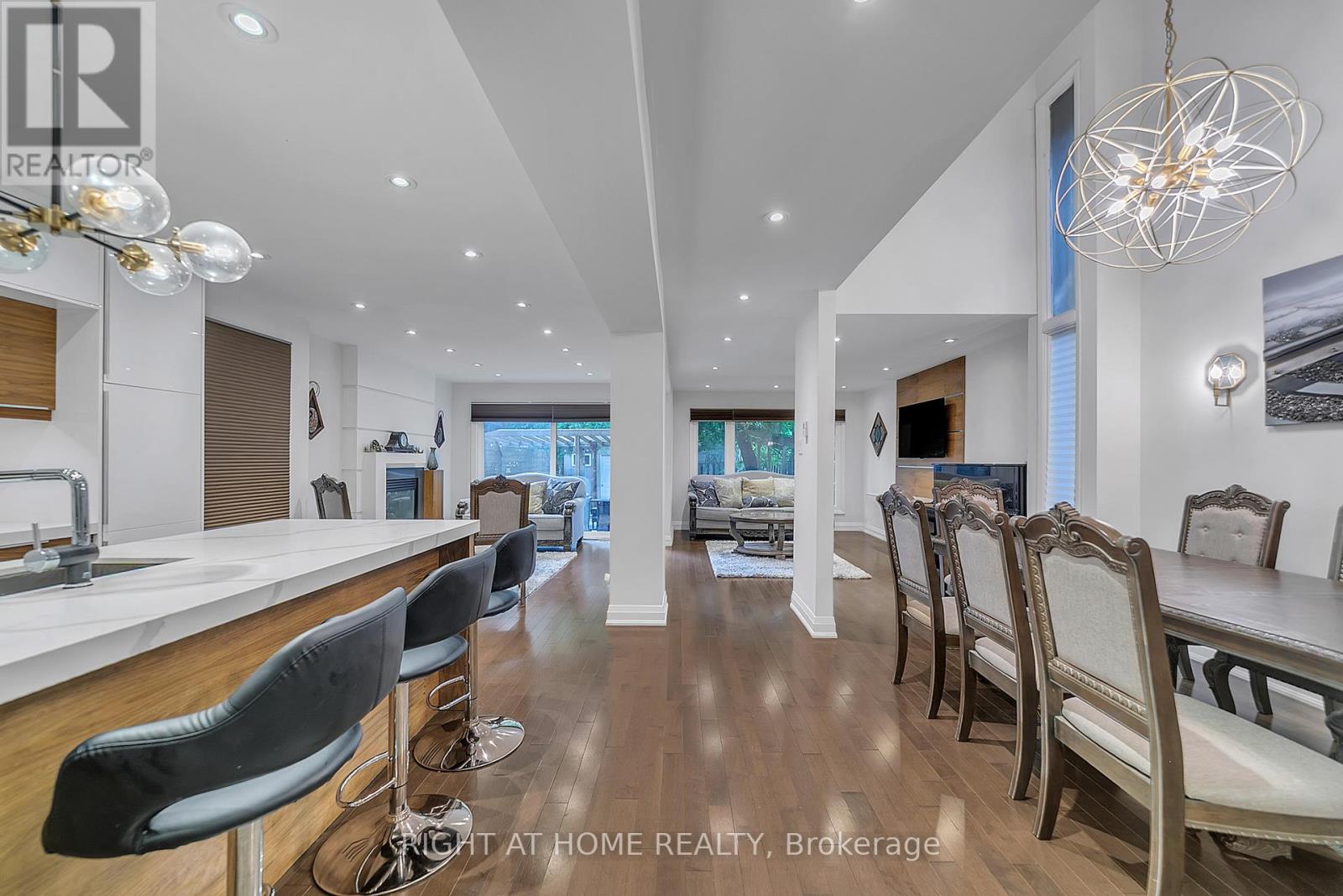 302 Mullen Drive, Vaughan, Ontario  L4J 2P2 - Photo 10 - N12352808