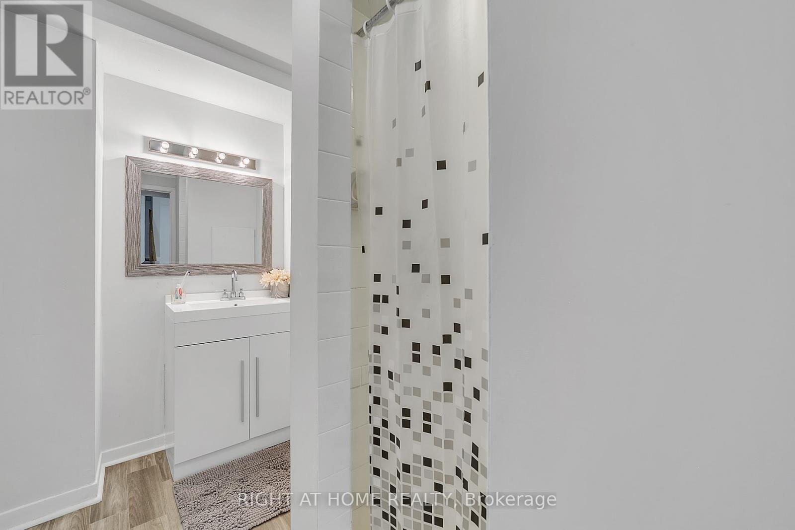 302 Mullen Drive, Vaughan, Ontario  L4J 2P2 - Photo 37 - N12352808