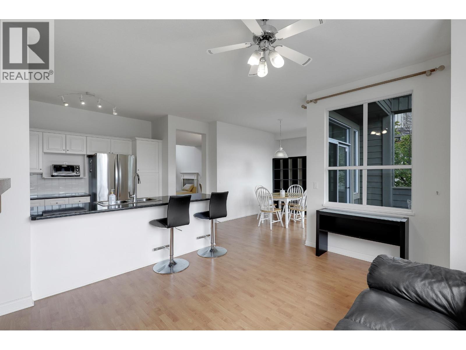 220 1465 Parkway Boulevard, Coquitlam, British Columbia  V3E 3E6 - Photo 15 - R3038425
