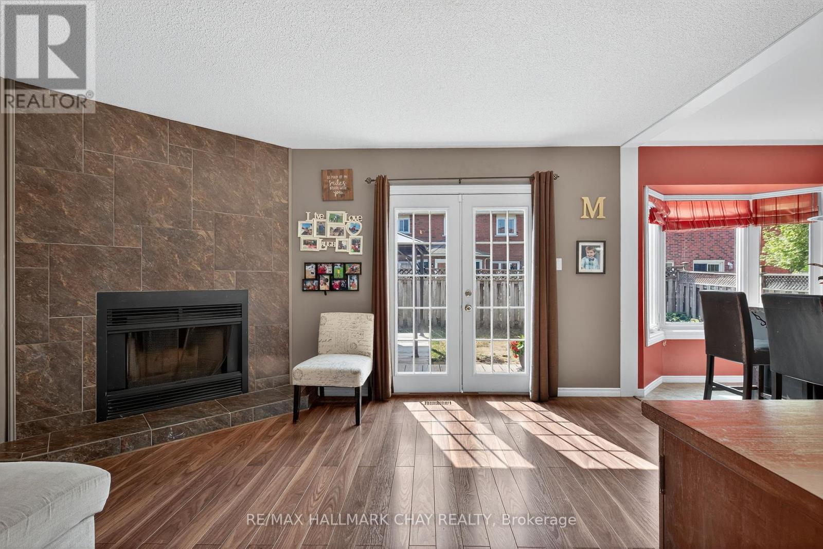 49 Mcdougall Drive, Barrie, Ontario  L4N 7H7 - Photo 11 - S12352784