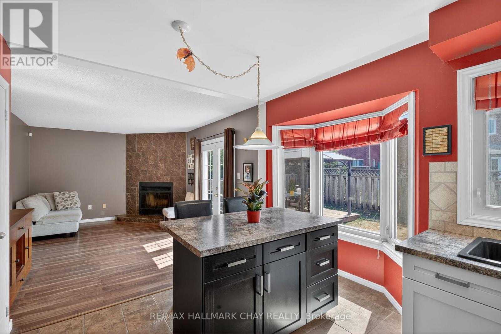 49 Mcdougall Drive, Barrie, Ontario  L4N 7H7 - Photo 17 - S12352784