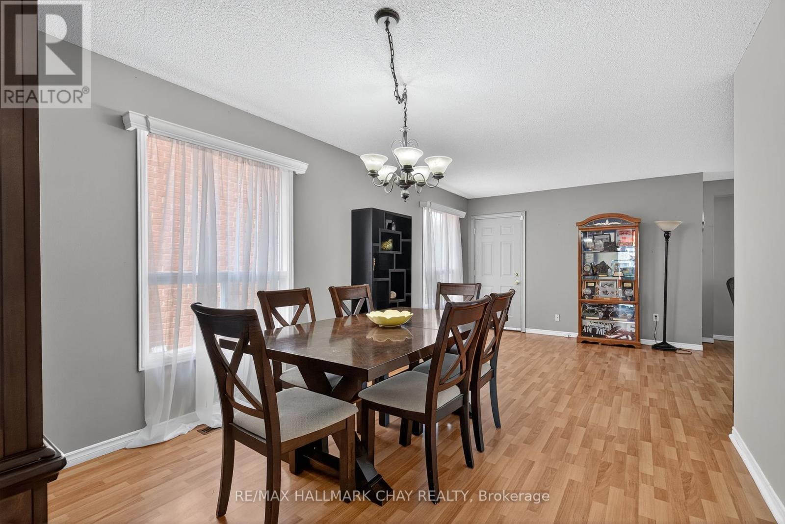 49 Mcdougall Drive, Barrie, Ontario  L4N 7H7 - Photo 18 - S12352784