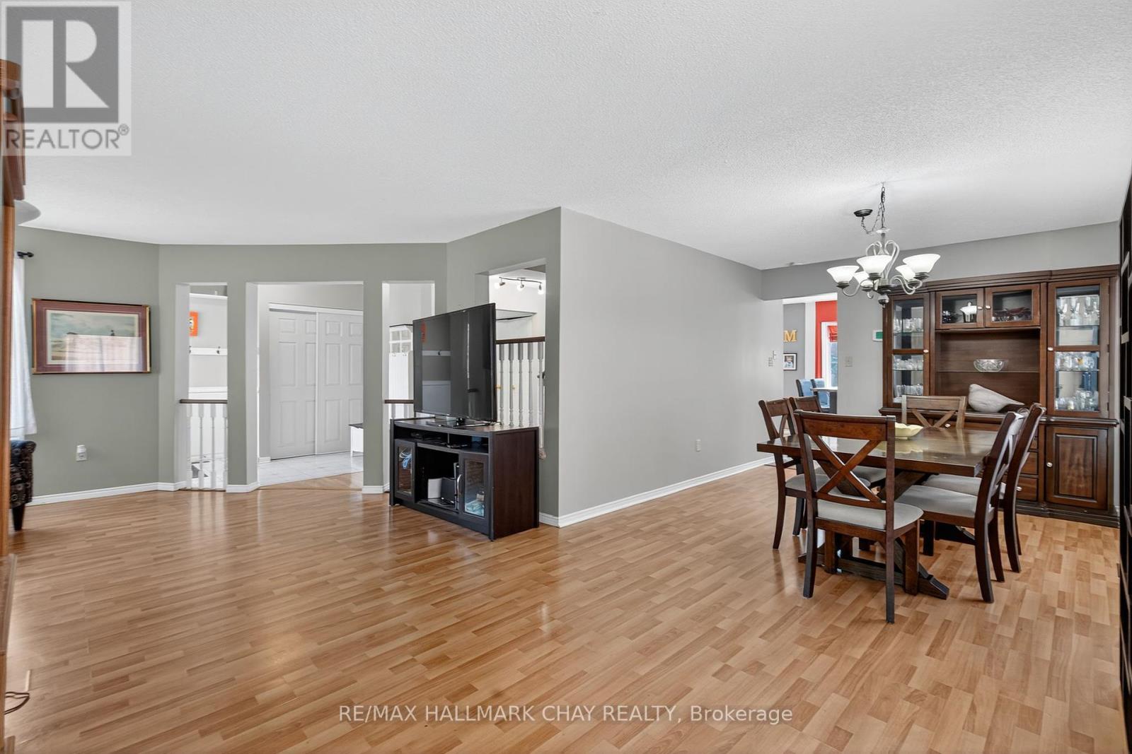 49 Mcdougall Drive, Barrie, Ontario  L4N 7H7 - Photo 21 - S12352784