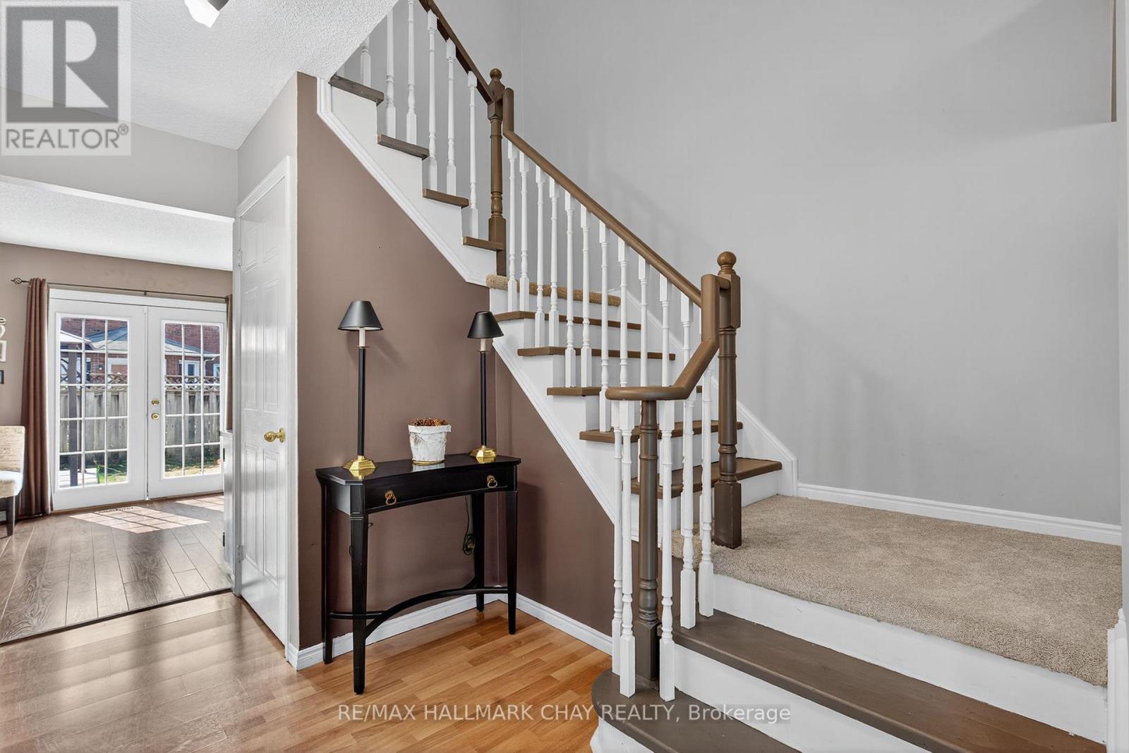 49 Mcdougall Drive, Barrie, Ontario  L4N 7H7 - Photo 9 - S12352784