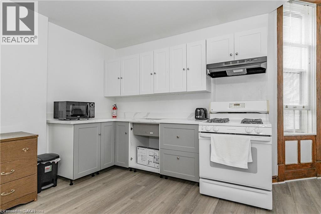 100 Roseview Avenue, Cambridge, Ontario  N1R 4A7 - Photo 6 - 40725999