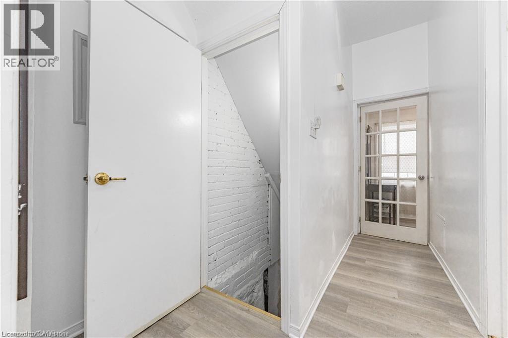100 Roseview Avenue, Cambridge, Ontario  N1R 4A7 - Photo 13 - 40725999