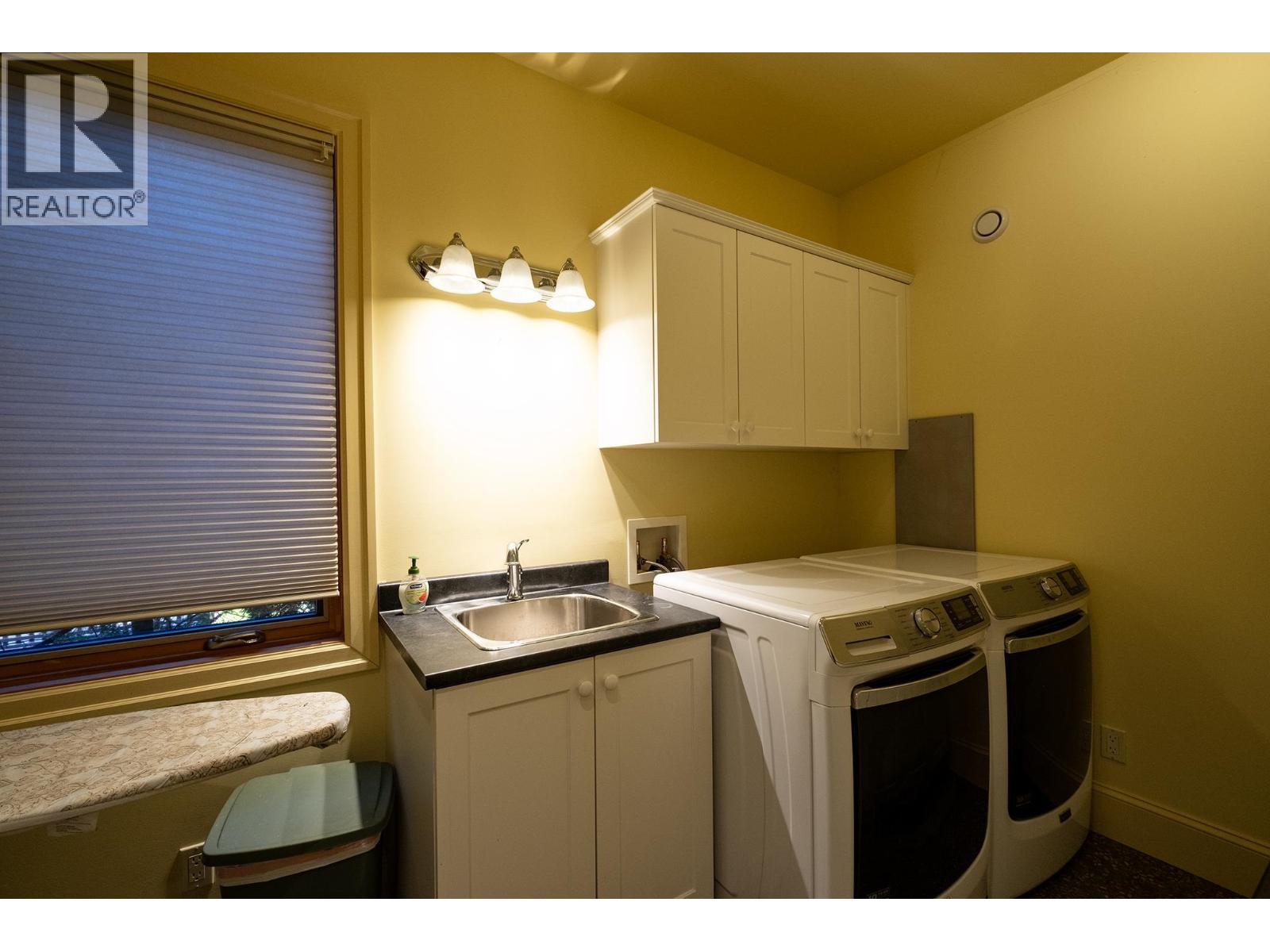 7626 Eureka Avenue, Halfmoon Bay, British Columbia  V7Z 1A1 - Photo 17 - R3038466
