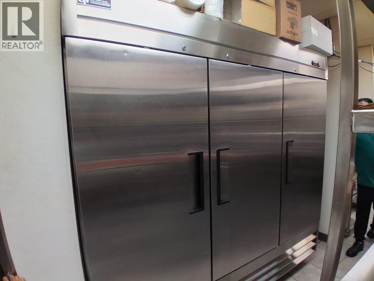 11857 Confidential Street, Maple Ridge, British Columbia  V0V 0V0 - Photo 2 - C8071560