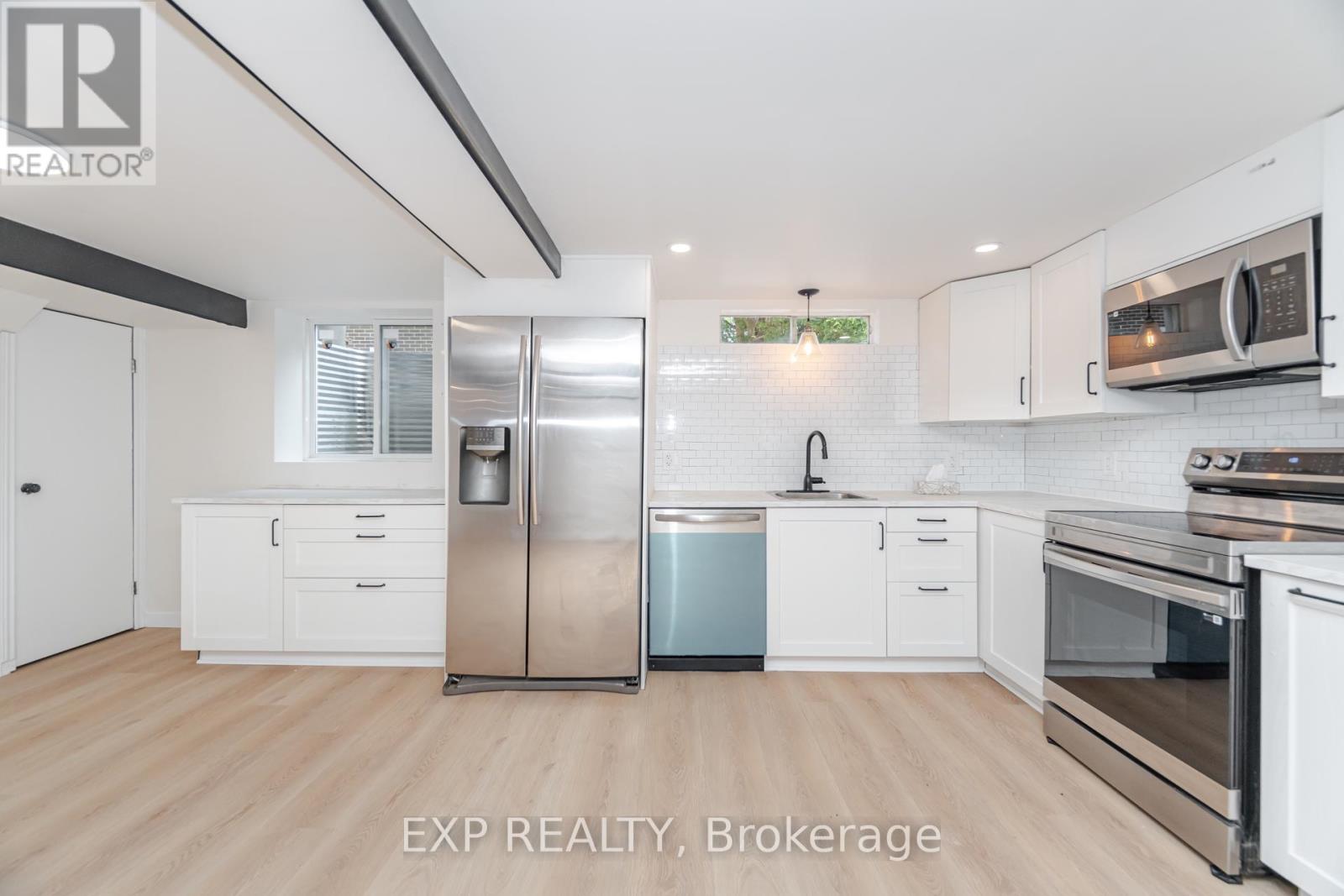 Lower - 214 Forest Hill Drive, Kitchener, Ontario  N2M 4G3 - Photo 11 - X12352827