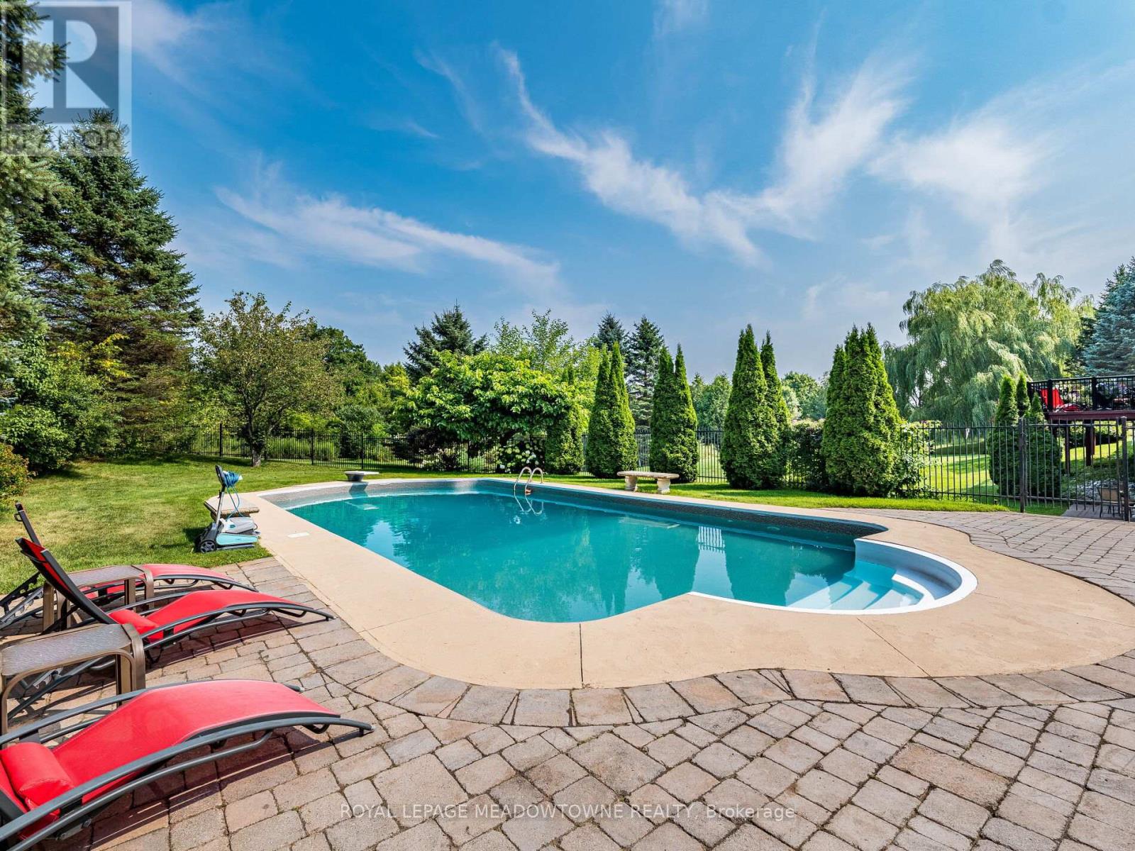 8 Deer Run Crescent, Halton Hills, Ontario  L7J 2L7 - Photo 44 - W12330234