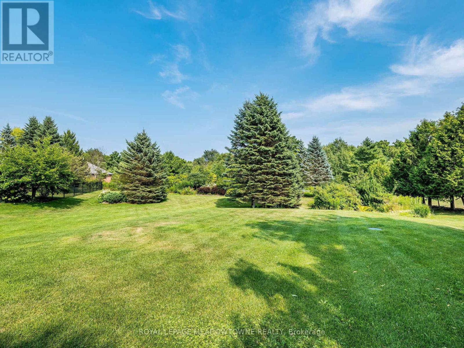 8 Deer Run Crescent, Halton Hills, Ontario  L7J 2L7 - Photo 41 - W12330234