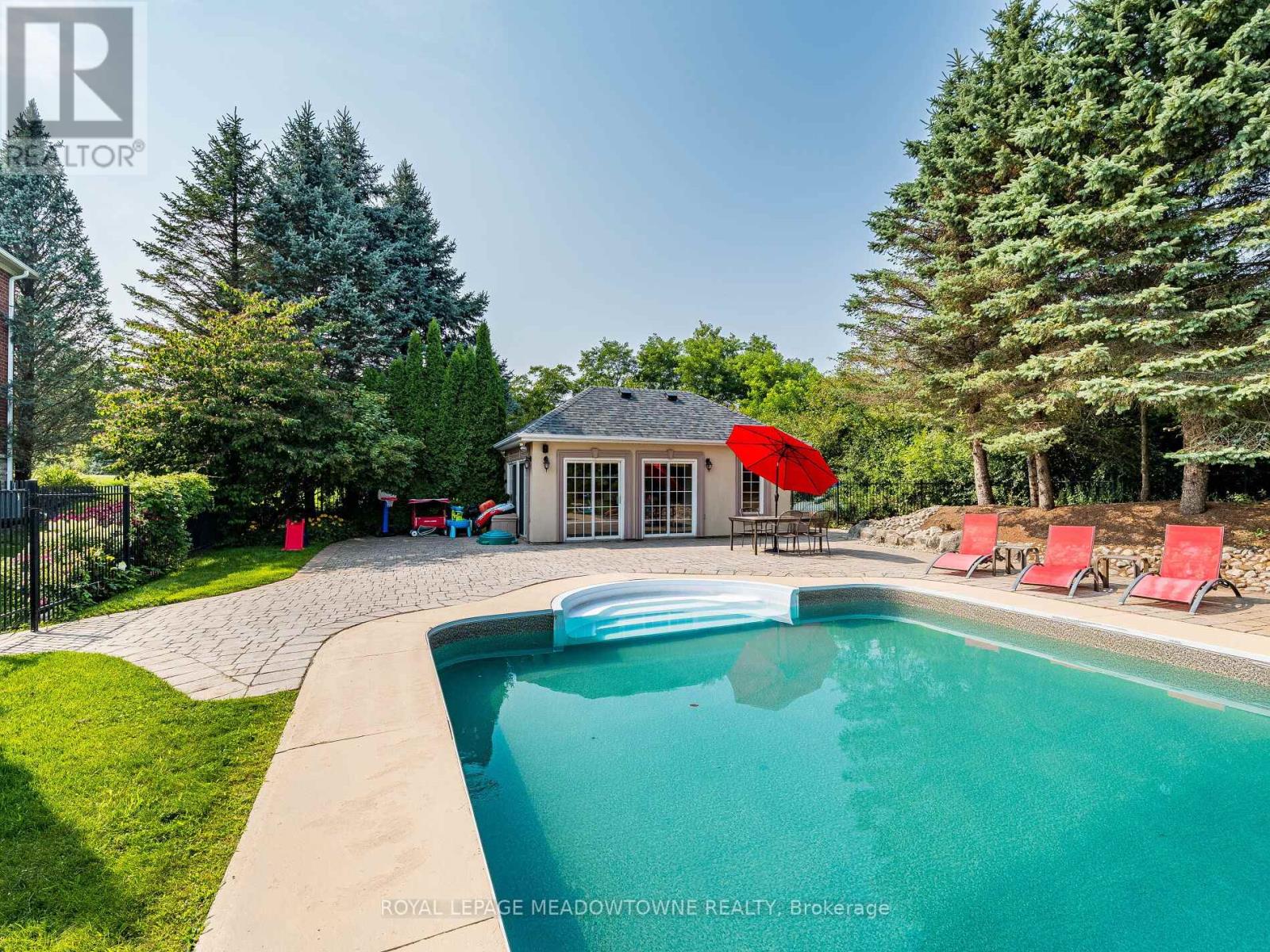8 Deer Run Crescent, Halton Hills, Ontario  L7J 2L7 - Photo 45 - W12330234