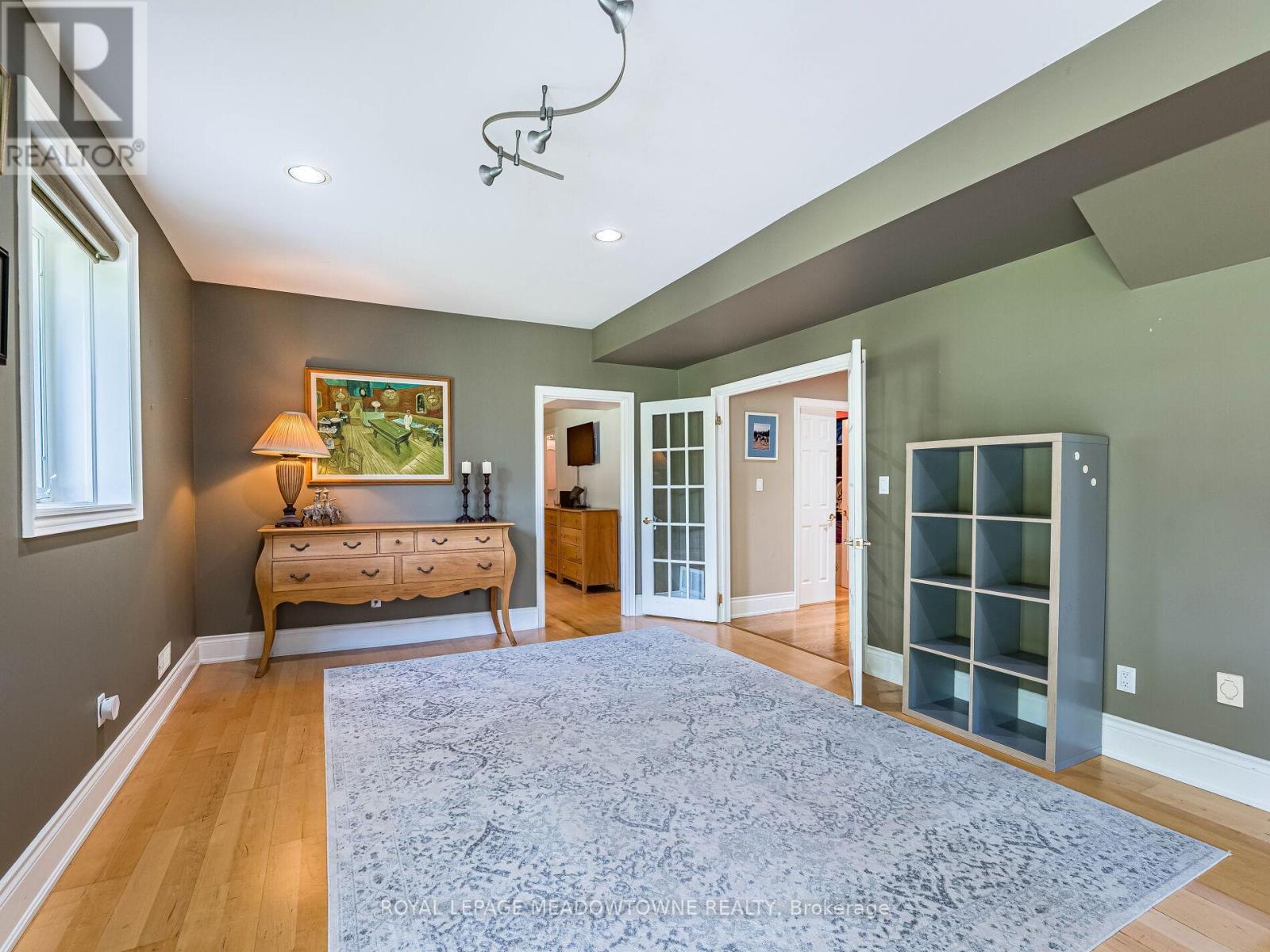8 Deer Run Crescent, Halton Hills, Ontario  L7J 2L7 - Photo 35 - W12330234
