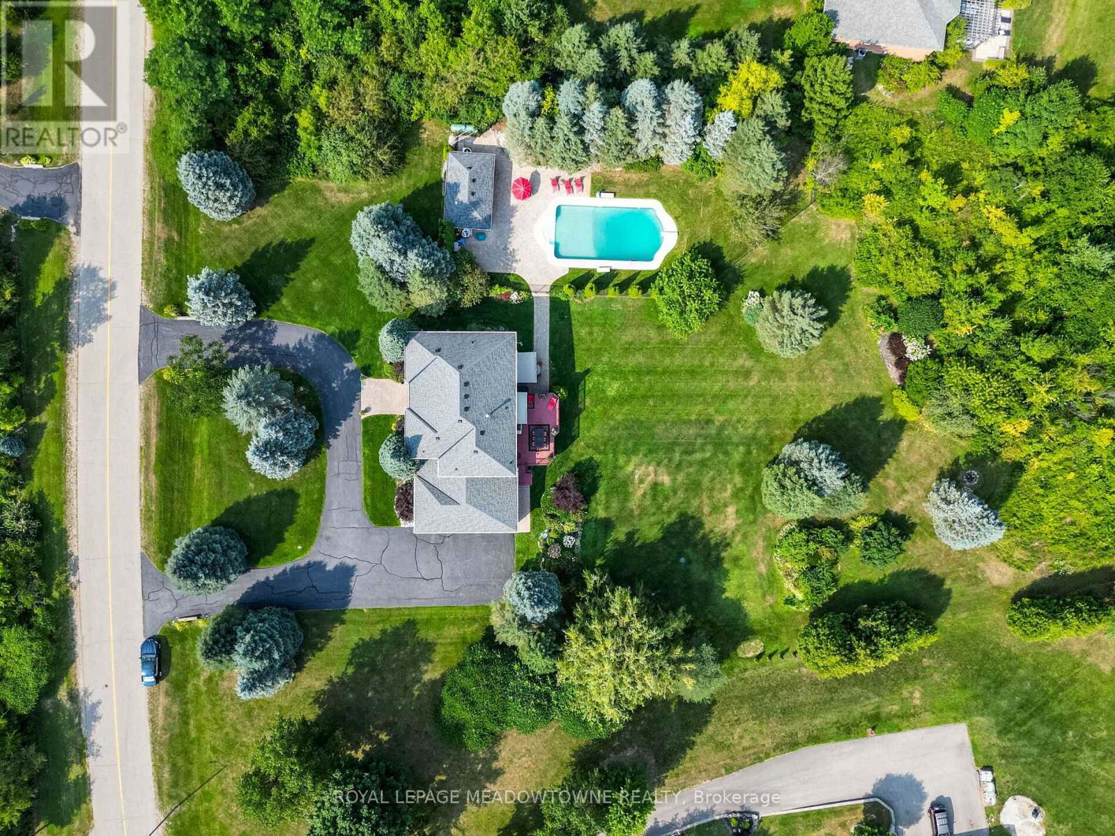 8 Deer Run Crescent, Halton Hills, Ontario  L7J 2L7 - Photo 47 - W12330234
