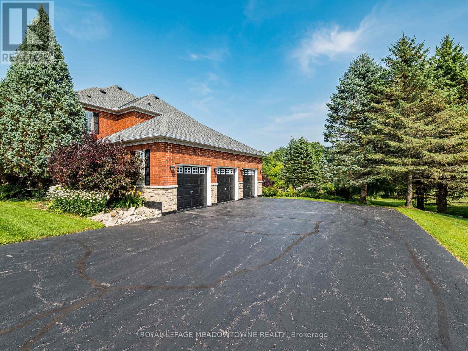 8 Deer Run Crescent, Halton Hills, Ontario  L7J 2L7 - Photo 50 - W12330234