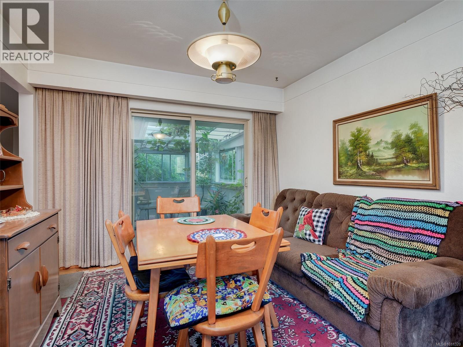 Property at 1611 Elm St image 5