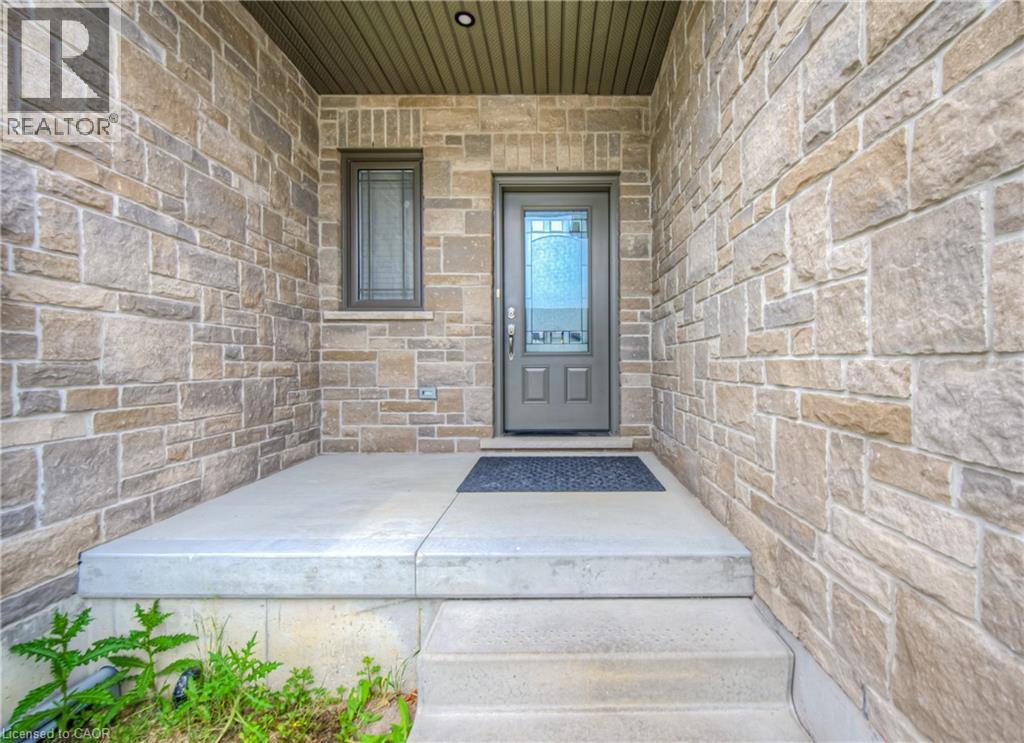 741 Hollinger Avenue, Listowel, Ontario  N4W 0J3 - Photo 3 - 40739207