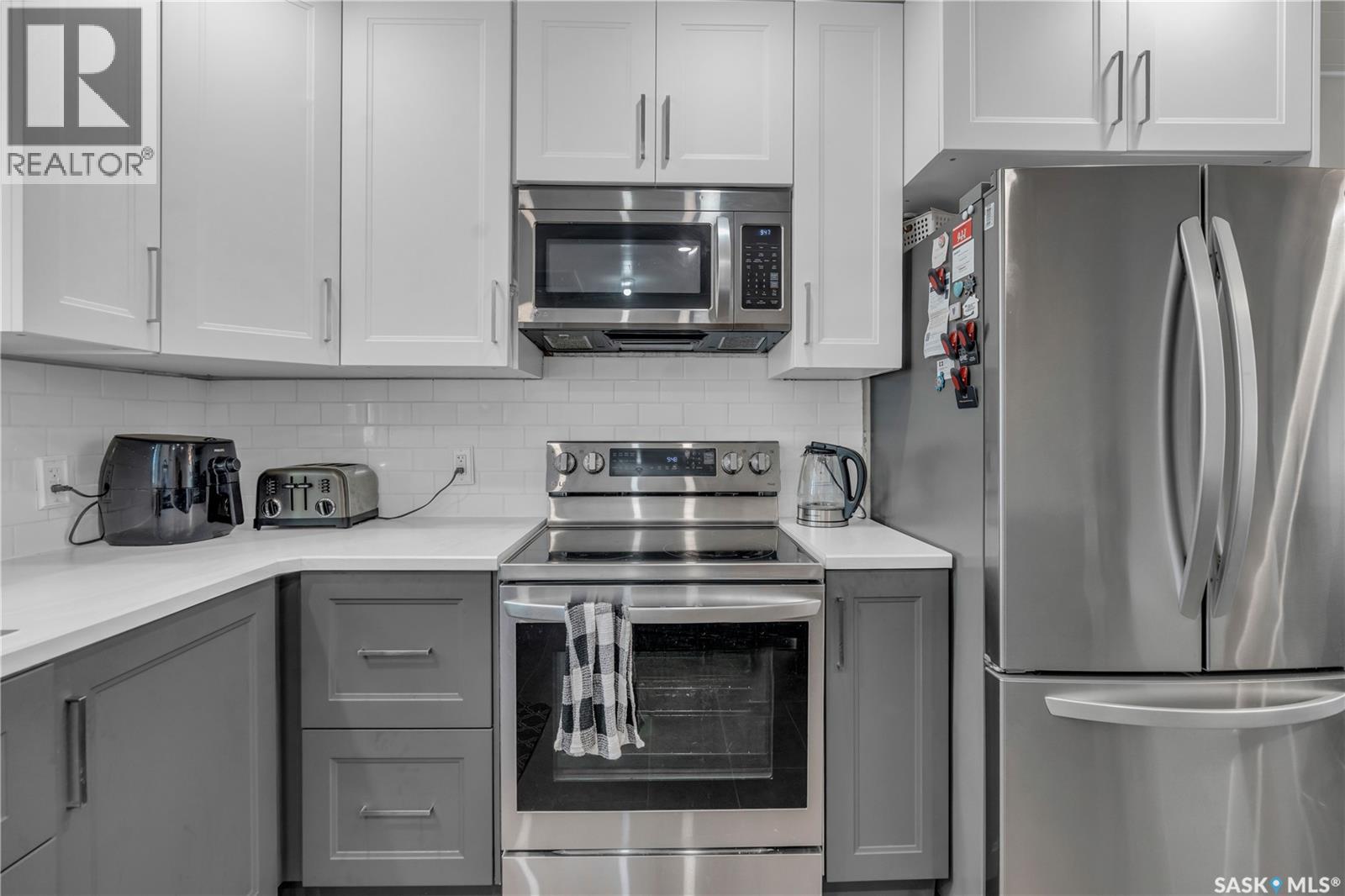 106 Wood Crescent, Assiniboia, Saskatchewan  S0H 0B0 - Photo 19 - SK015776