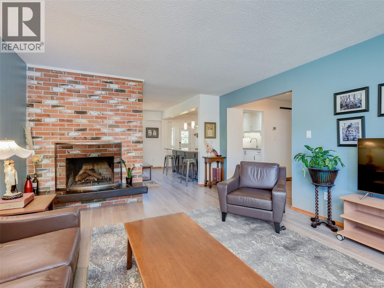 Property at 1844 Kings Rd image 3